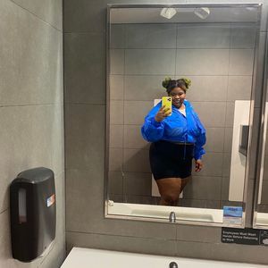 Meet your Posher, Leona